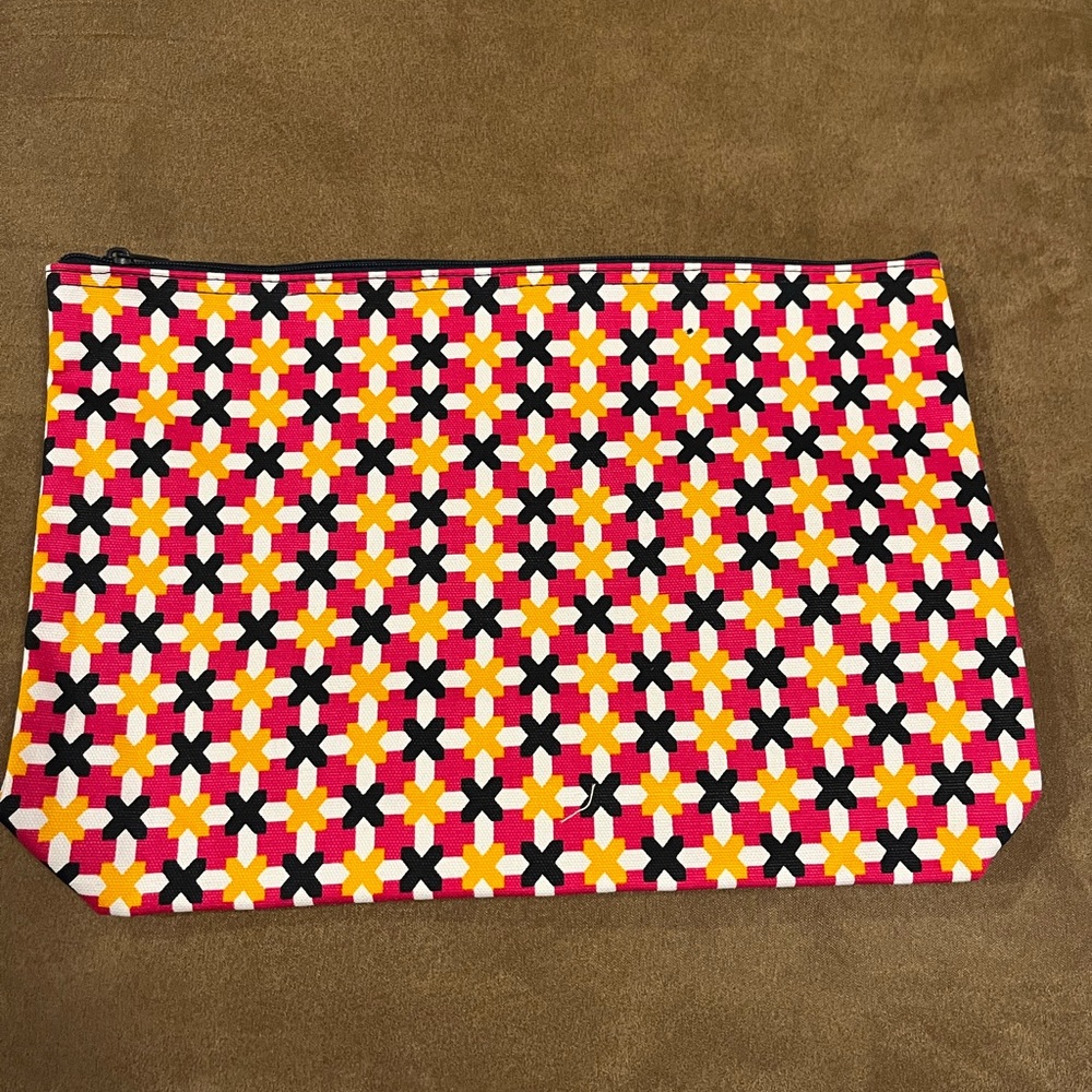 Thirty-one zipper pouch.  New